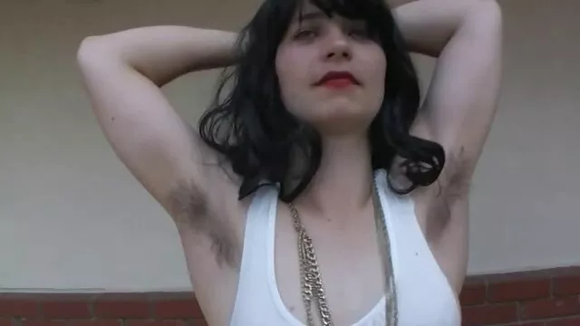 親和性ロシア雌犬で 若い 女性 の sex 動画