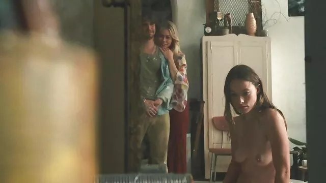 セクシーな美しさmasturbates浴室 女性 セックス 無料 動画