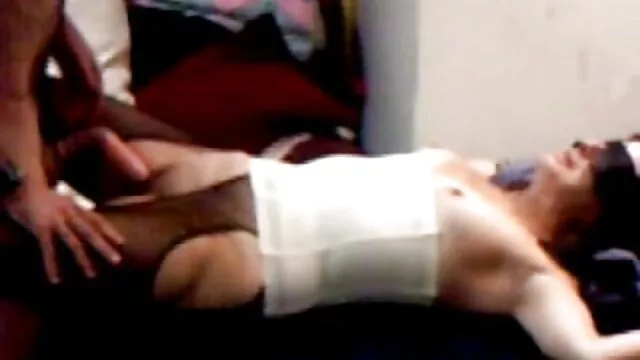 彼は道路に沿って鶏を歩いて、呪いに彼をプッシュ 女性 向け 無料 sex 動画