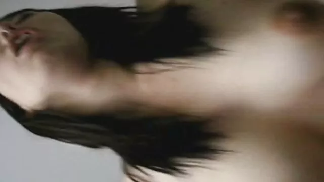 三人組とともに金髪 女性 スロー sex 動画
