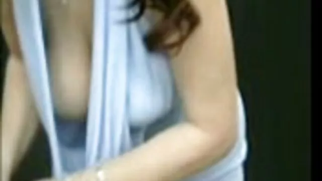 女性はしぶしぶ成熟した男に降伏する 無料 主婦 セックス
